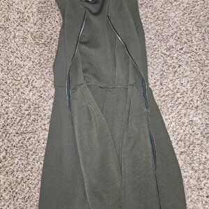 🌿 Chic Olive Green Midi Dress - Size Medium 🌿